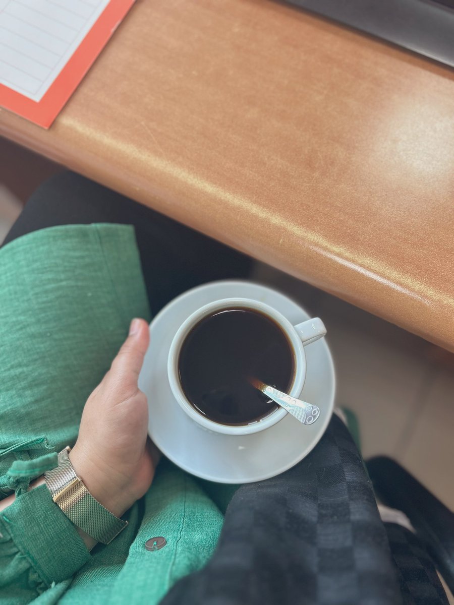 Umree23's tweet photo. Günaydın…🌻 Bugün her anlamda en sevdiğim gün 🫶🏻 https://t.co/xFIy2n5C1W
