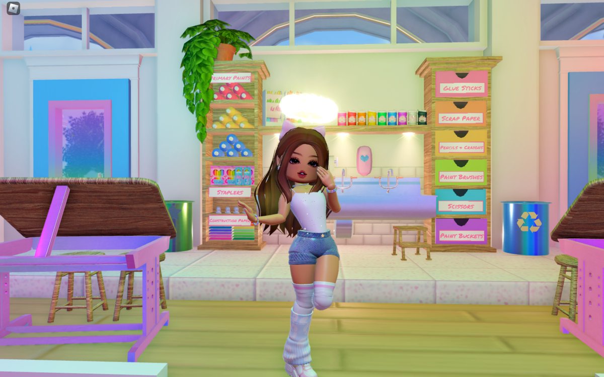 EmilyGamesX's tweet photo. CAMPUS 4 IS SOSOSO PRETTY @RoyaleHighValks #royalehigh #rhcampus4 #ROYALEHIGHCAMPUS4ISOUTTTTTTT https://t.co/2gWOAs8b0K