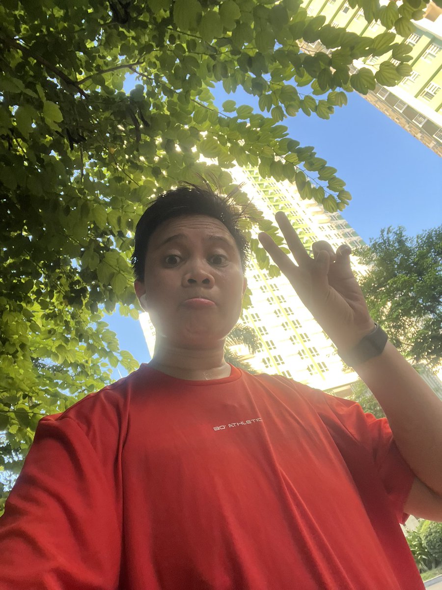 itsmmss's tweet photo. from struggling to run 1 km to this — no matter the pace 

(nice man diay sa business park nuh? just now pa haha) https://t.co/BOS7RzdM7O