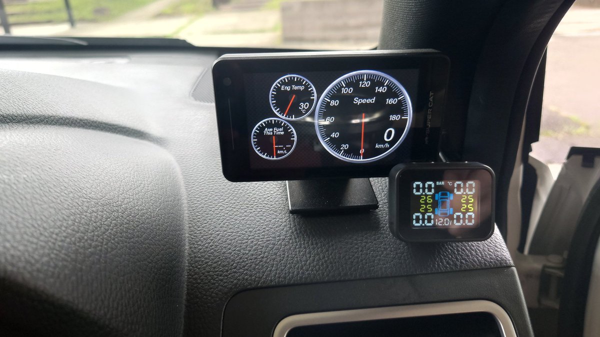 wrx_only_sti's tweet image. こんにちは

1年半ぶりのワイパーゴム交換及びカシムラのTPMSを取り付けしました。

設置場所は配線が隠れる様にレーザー探知機の側にしました。

こんな作業でも汗だくになったので作動確認は休憩してから。

＃カシムラ
＃TPMS