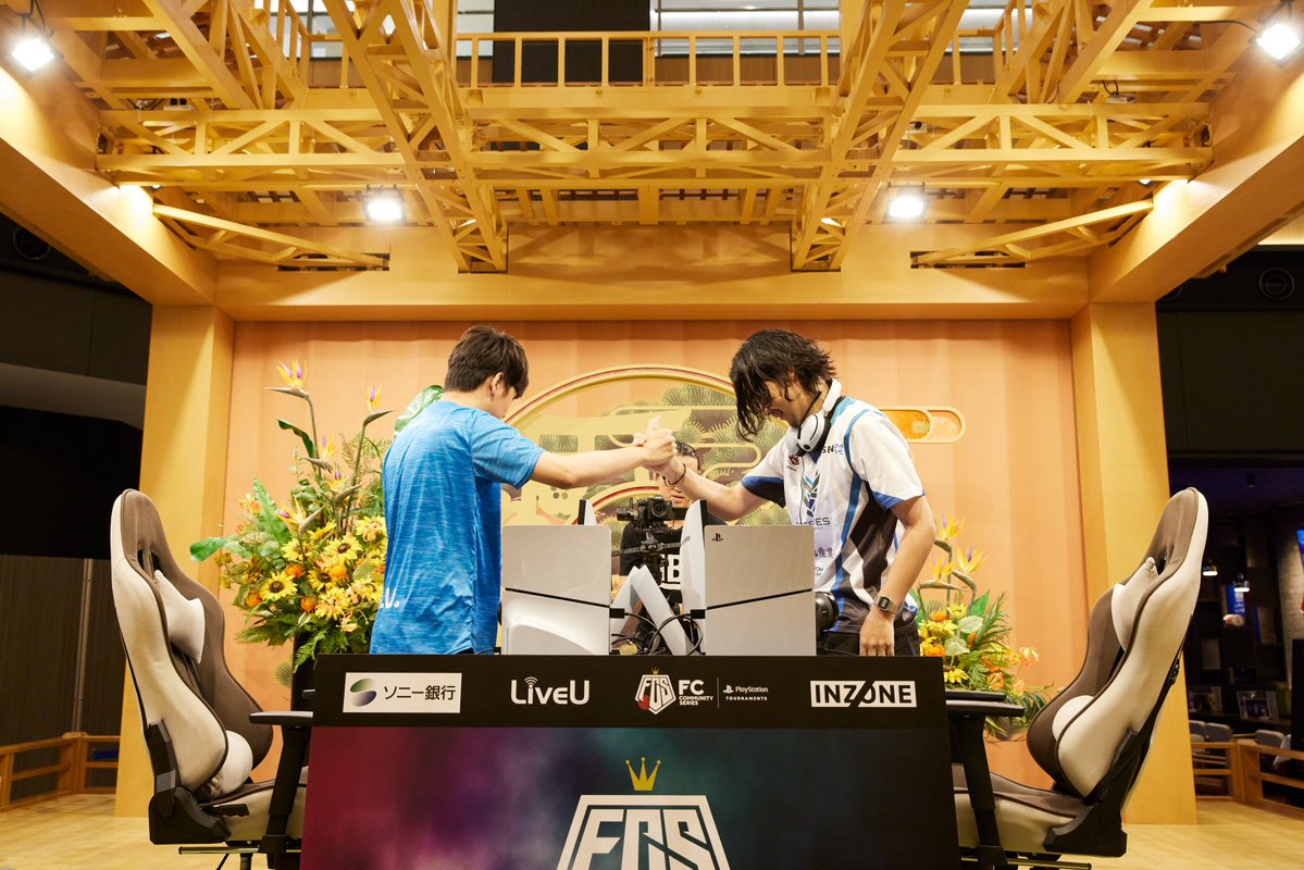 FCS_JP's tweet photo. 【𝐓𝐇𝐄 𝐒𝐂𝐄𝐍𝐄𝐒】𝐒𝐩𝐨𝐫𝐭𝐬𝐦𝐚𝐧𝐬𝐡𝐢𝐩
𝐅𝐢𝐥𝐞. 𝟏𝟏
勝敗関係なく相手への「リスペクト」🫡
#FCS24 #FC24 #eスポーツ https://t.co/xEwATILc7J