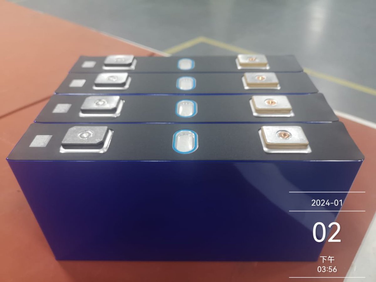 BAK cells:
We manufacture Lithium Iron Phosphate (LFP) and Sodium Prismatic cells which are currently available:
Terminals can be customized according to your needs:

3.2V = 50AH / 85AH / 100AH / 150AH  / 230AH/ 280AH / 304AH / 314AH

Mob/whatsapp/wechat: +86 18180601874