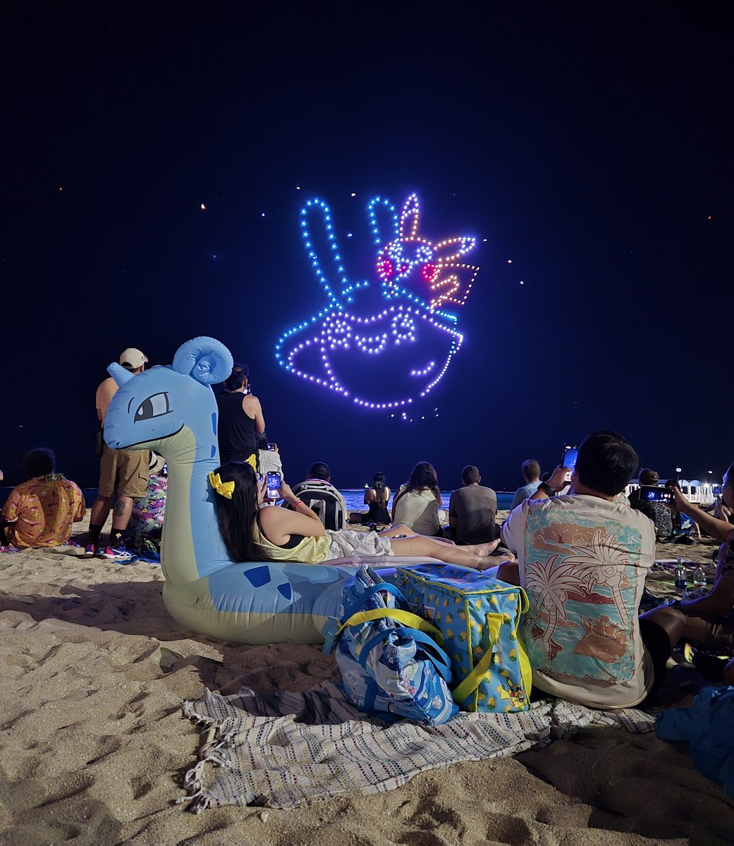 TheAbsol's tweet photo. Drone show!!!!!!!!!!!! #PokemonWorlds https://t.co/0Ye1EZzkJ9