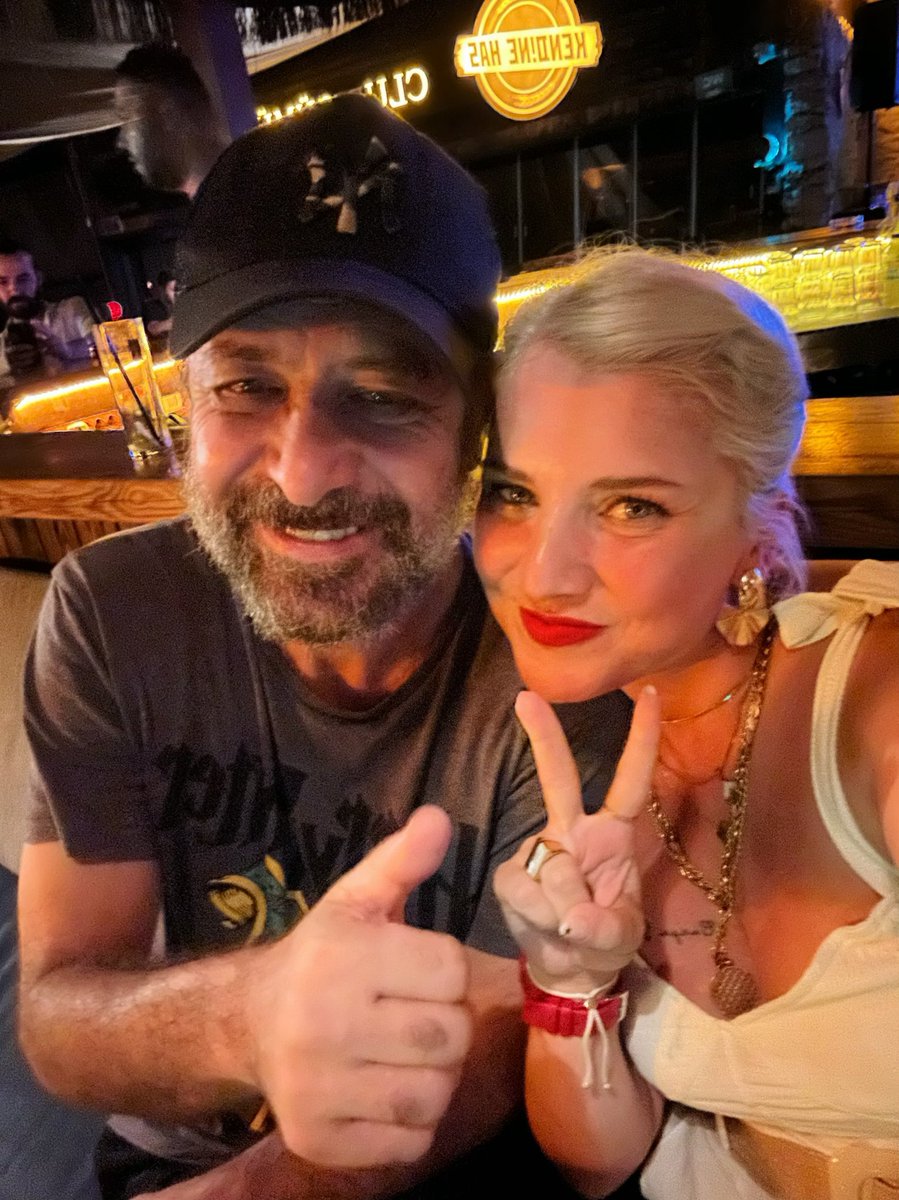 Alice in wonderland tweet media