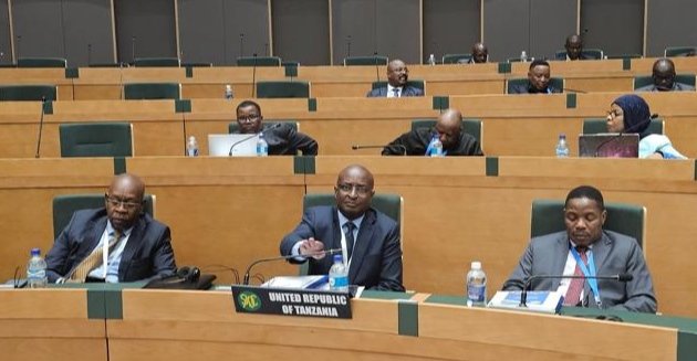 mfa_tanzania's tweet photo. PS @mfa_tanzania Amb. Dr. Samwel Shelukindo led the URT🇹🇿 delegation at the SADC Senior Officials of the Ministerial Commitee of the Organ Troika which convened in Harare. Among other things the meeting deliberated on the political and security situation in the region. @SADC_News https://t.co/ZqXApX6MNF