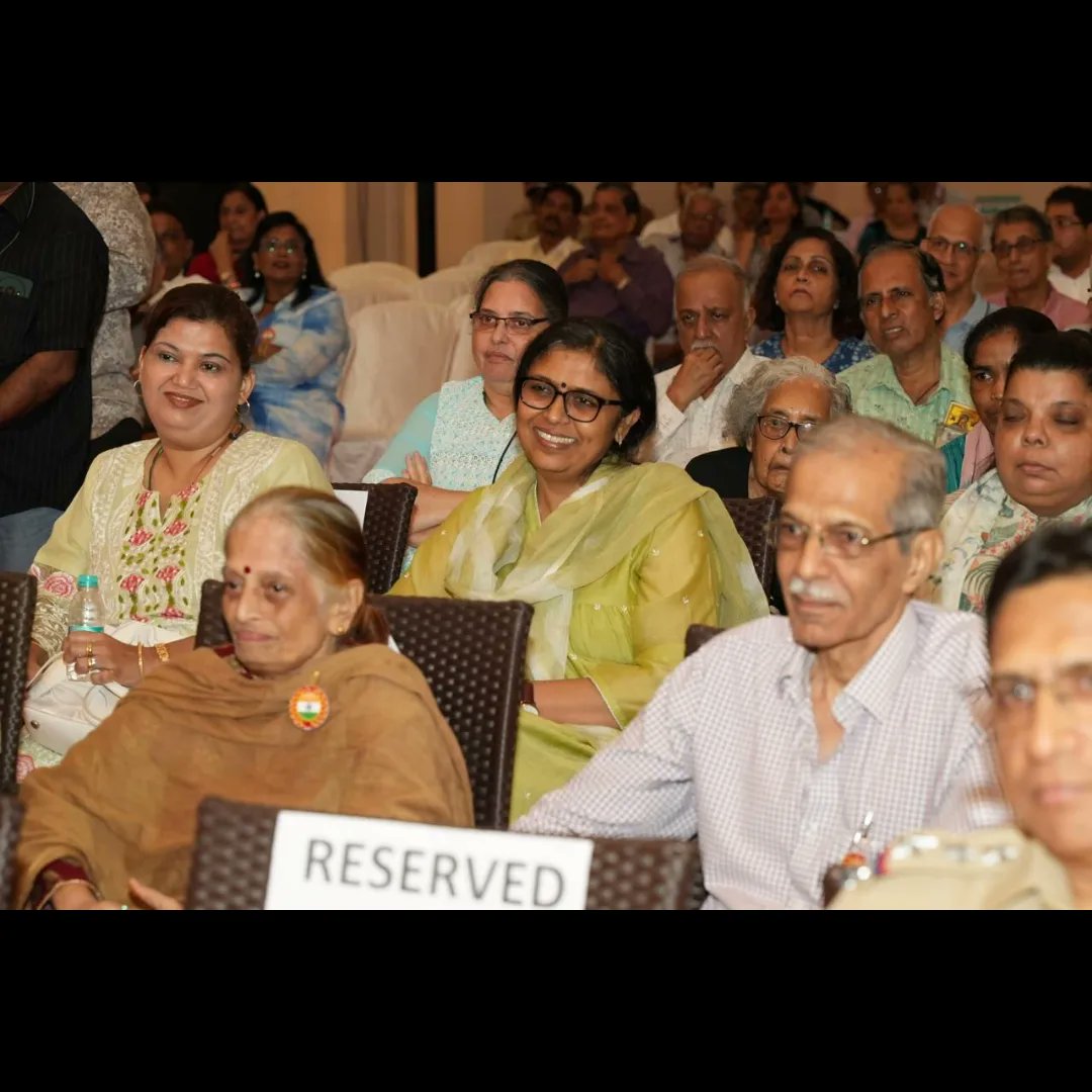AGNIHWEST's tweet photo. senior citizens protection initiatives by the police. 

There was an interactive Q&amp;A session.
Attendees really appreciated the informative interaction.

@BANDRASANJEEV1
@CkjMumbai 
@poplai_madhu 
@anupamapatnaik 
@zeniadd1073 
@KaranLima97368 
@MTPHereToHelp 
@MumbaiPolice https://t.co/sl9Sd8VBEA