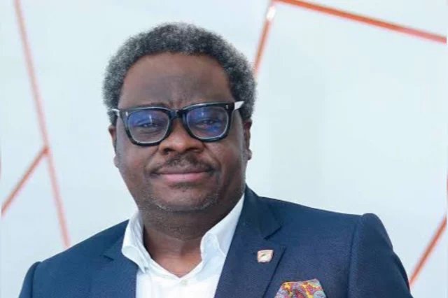 GerryAkwada's tweet photo. Tinubu, Obasanjo, Jonathan, Osinbajo, Sanwo-Olu, Abiodun, Dangote, Others Celebrate Kola Adesina At 60 https://t.co/bbf3oZRpEh (From Phoenix APP) https://t.co/4renEUfZnH