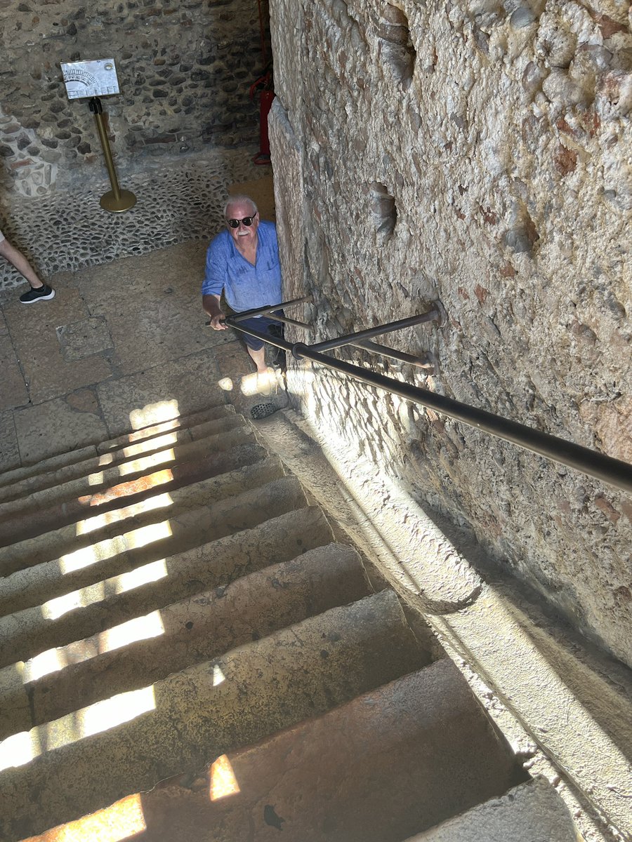 martylyricfm's tweet image. There’s stairs everywhere