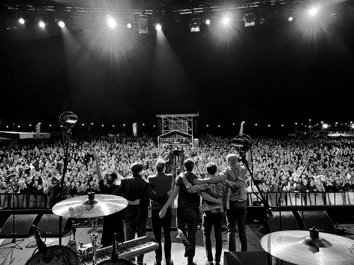 deaconbluemusic's tweet photo. .@TrenthamLive, Staffordshire ๐ 15.08.24
โฉ Next stop: @NewmarketRace
#deaconblue #deaconbluelive #trenthamlive https://t.co/ejkRwPabFE