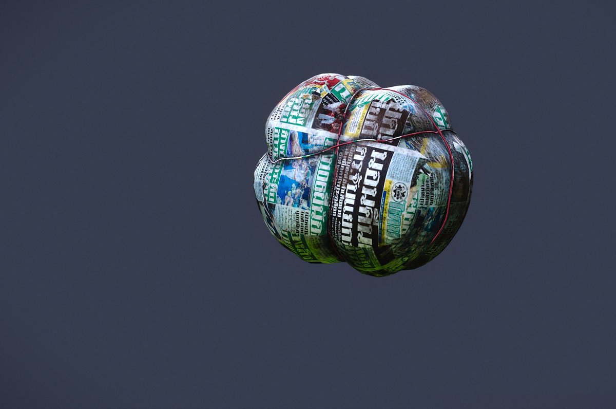 phet_90's tweet photo. Newspaper ball

Download : https://t.co/hMhxL7aNvR https://t.co/z6kTxBPnLV