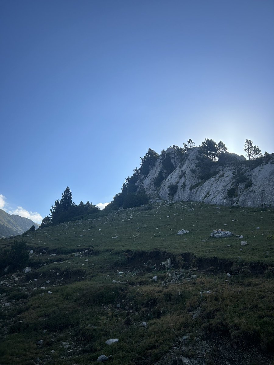 jorditurull's tweet photo. La caminada #Josa - #FontTerrers  - #FontDeLaRoca - #ElCollell - #Cerneres -#Josa són 15 km deliciosos de camins en mig del bosc, paisatges i vistes que t'aïlla i et desconnecta del tot. 

#Paísmeravellós https://t.co/sHzKlB9vAJ