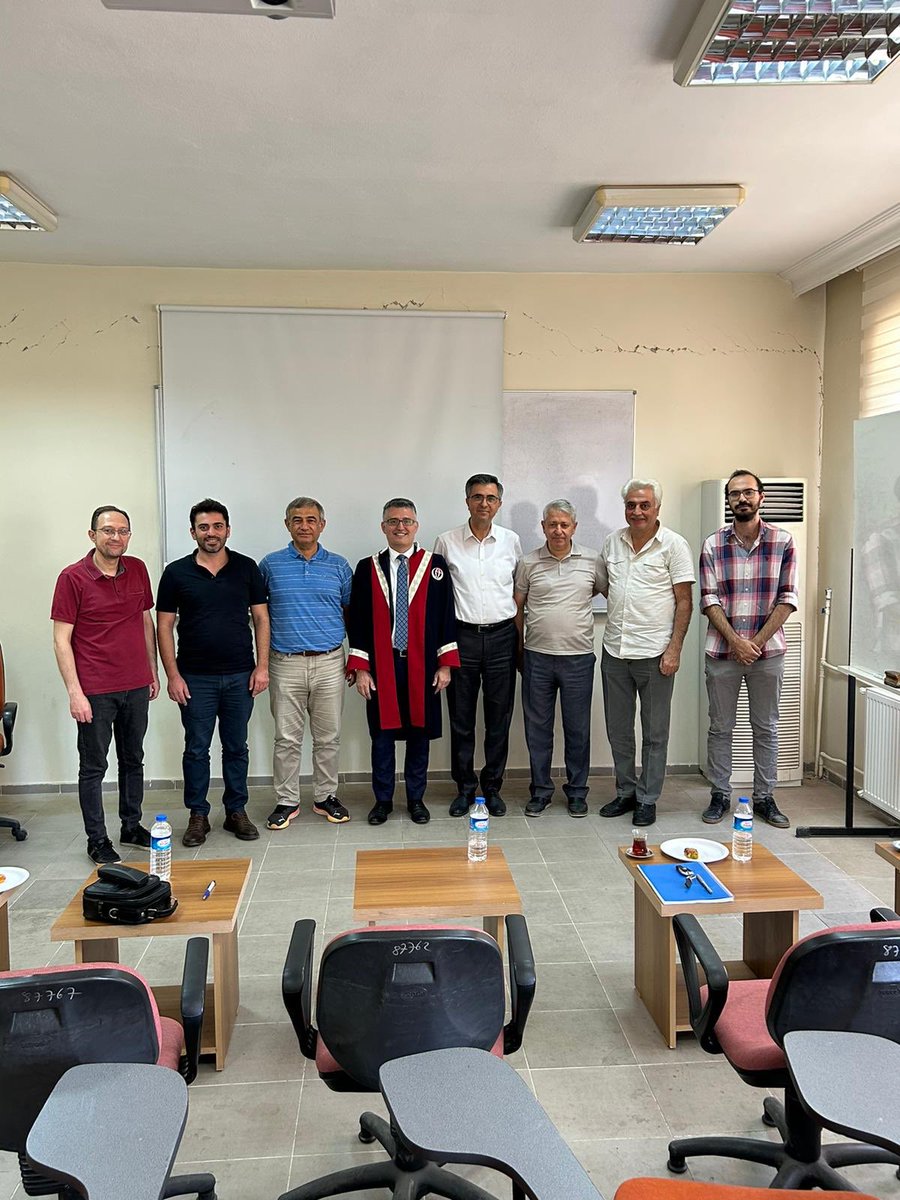 nfyilmaz's tweet photo. Benim yanımda çok kıymetli ve değerli olan doktora öğrencim Muhammet Paksoy’u bugün doktor ünvanıyla mezun etmenin mutluluğunu ve sevincini yaşıyorum. Tebrik ediyor başarılarının devamını diliyorum. 
@muhammedpaksoyy 
@gaziantepUniv https://t.co/yeOqUaJ8p2