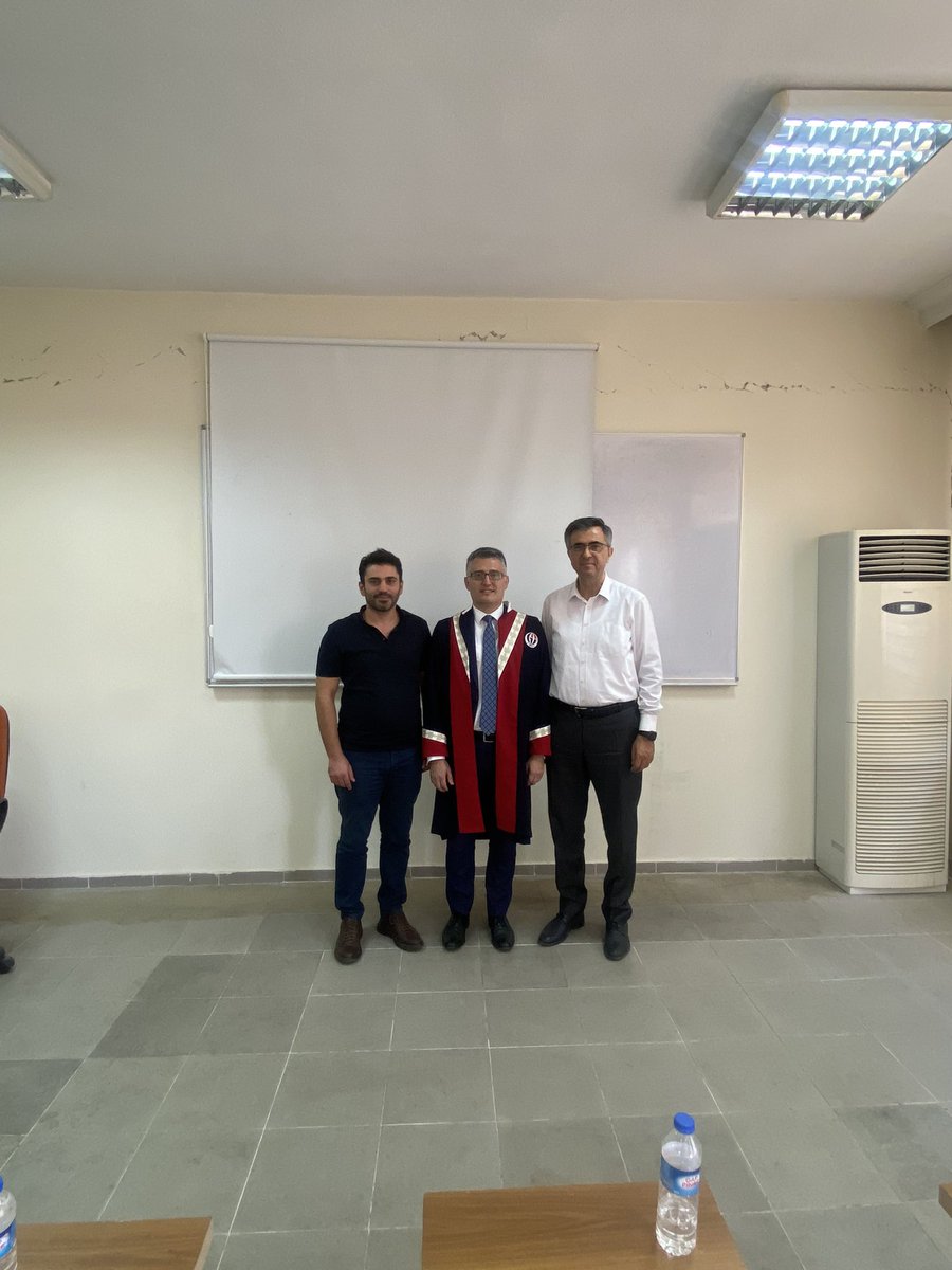 nfyilmaz's tweet photo. Benim yanımda çok kıymetli ve değerli olan doktora öğrencim Muhammet Paksoy’u bugün doktor ünvanıyla mezun etmenin mutluluğunu ve sevincini yaşıyorum. Tebrik ediyor başarılarının devamını diliyorum. 
@muhammedpaksoyy 
@gaziantepUniv https://t.co/yeOqUaJ8p2