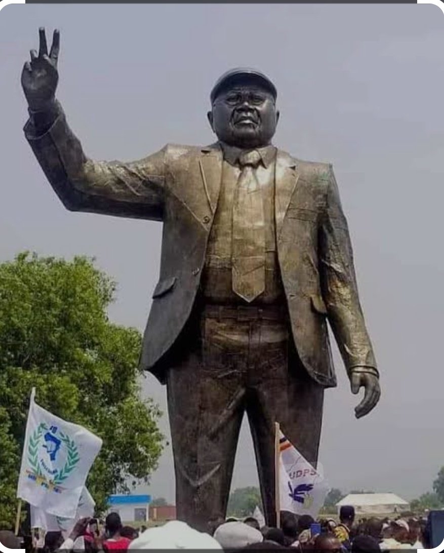 FellyKabongo6's tweet photo. 🚨LES POINTS DE RASSEMBLEMENT POUR LE DEPART AU MAUSOLÉE DU SPHINX :
1. #Cohydro/1 ère rue : Pour les combattants qui viennent d'autres communes.
2. #Siforco : Pour les combattants #UDPS de la Tshangu.
Heure : 08H30
#Large_diffusion !!!
@juantedbelka @dynamiquebelkas https://t.co/KHsppfmRoX