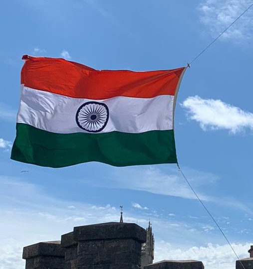 The flag of India flying above Cardiff Castle yesterday to mark #IndianIndependenceDay. 

Vice Consul Michelle Ryan was honored to join members of the Indian community in Wales to mark the occasion at the invitation of Honorary Consul of India in Wales Raj Kumar Aggarwal OBE.