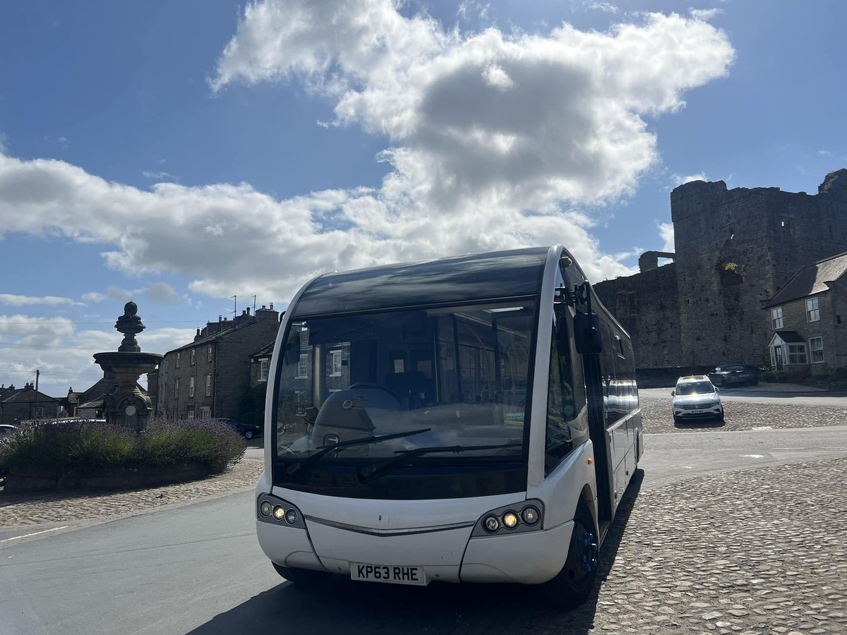 CoachesHodgsons's tweet image. Danielle having fun on service 159 at #Middleham.
#TeamHodgsons #ConnectingLocalCommunities #RuralRoutes with views!
#CoDurham and #NYorks