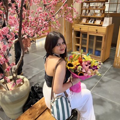 Zunal19's tweet photo. #NewProfilePic https://t.co/tUi6vDg2u7
