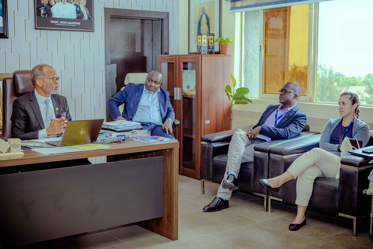 IOM_Nigeria's tweet photo. This week in #Lagos, we had a productive meeting with @ProfAkinAbayomi, Hon. Commissioner for Health at @LSMOH, exploring innovative strategies to strengthen public health management in the context of population mobility, to enhance a healthier and more resilient #Lagos. https://t.co/fObauSoS6U