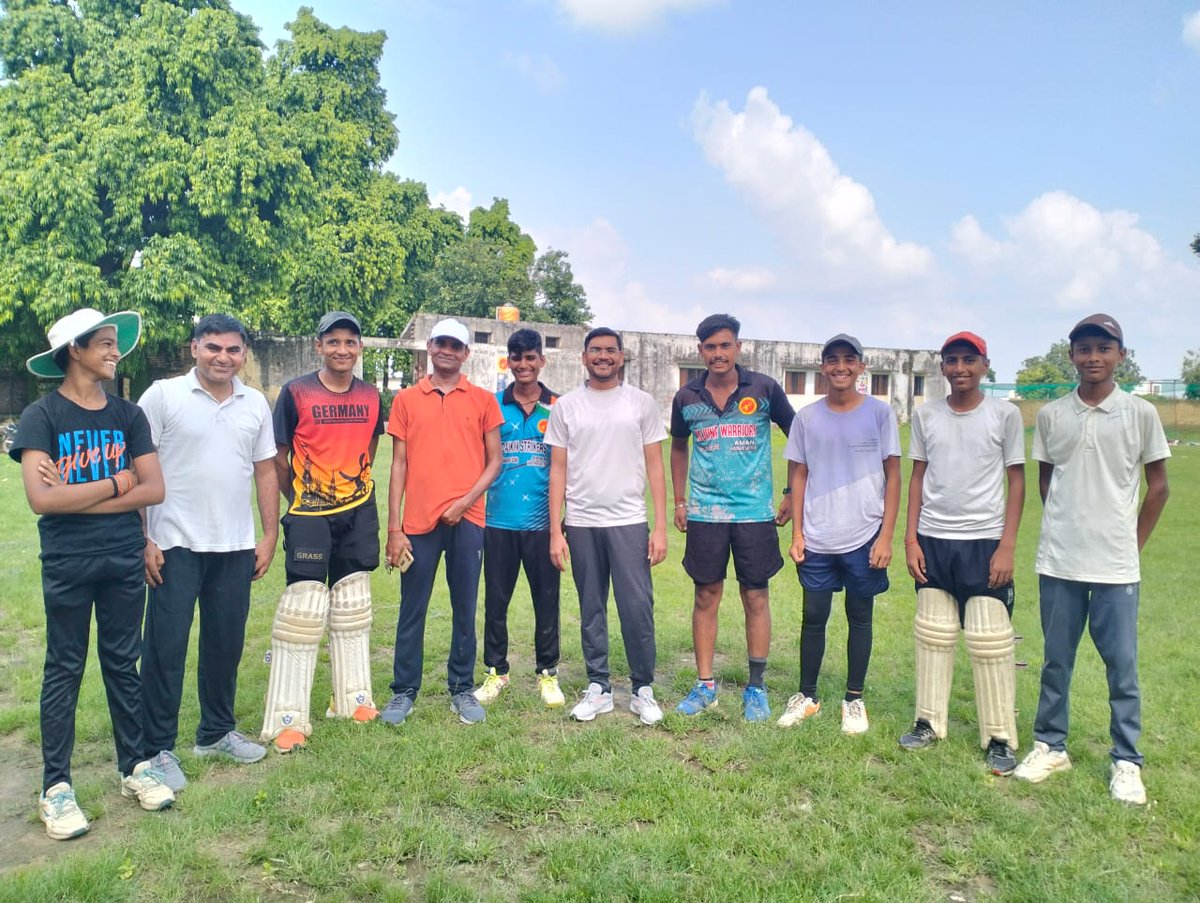 एसडीएम पटियाली व नायब तहसीलदार ने स्वतंत्रता दिवस के अवसर पर गेम ऑफ ड्रीम्स एकेडमी के बच्चों के साथ क्रिकेट खेला।

फोटो क्रेडिट - कोच Anshul Yadav