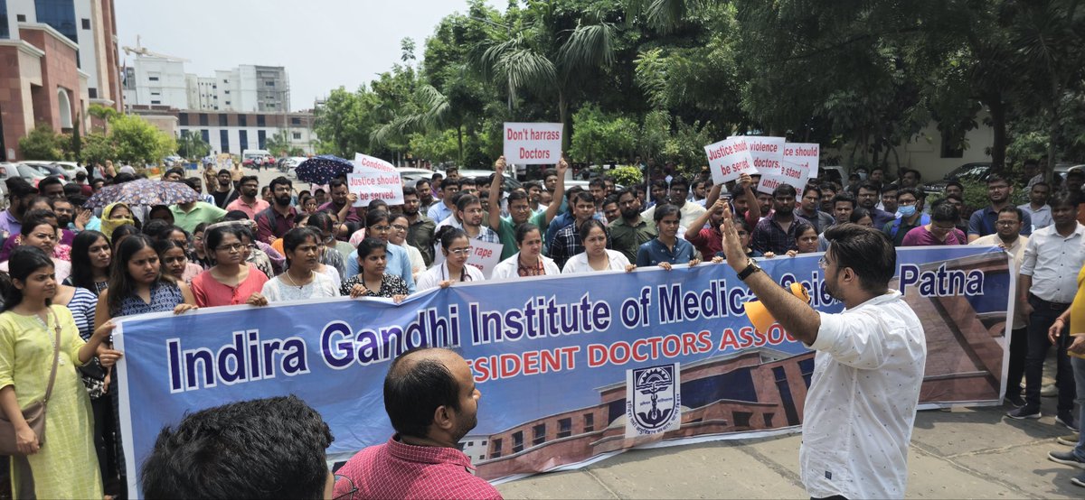 RDAigims's tweet photo. Massive Protest In IGIMS, Patna in support of RGKAR  and Implementation  of CPA. INDEFINITE  STRIKE OF ELECTIVE SERVICES
@AIIMSRDA @AmitShah @narendramodi @NitishKumar @mangalpandeybjp @FAIMA_INDIA_ @FordaIndia @Indian__doctor 
#KolkataDoctorDeath 
#justiceformaumita #wewantcpa https://t.co/pohJK22cGE