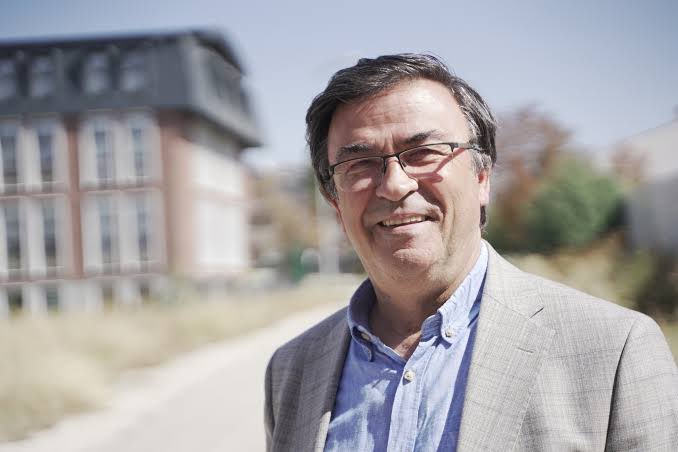 Türk Dünyasının kültürel birliğine unutulmaz hizmetlerde bulunan Avrasya Yazarlar Birliği Başkanı, Ankara Şubemizin eski yöneticilerinden, değerli gönüldaşımız Dr. Yakup Ömeroğlu vefat etmiştir. 

Merhuma Allah’tan rahmet, sevenlerine, ailesine ve camiamıza başsağlığı dileriz.