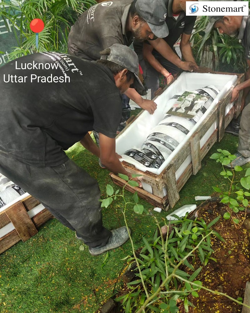 stonemartindia's tweet image. #Packing 38 Inch White Marble #RadhaKrishnaStatue For Dispatch To #Lucknow, #UttarPradesh From #Stonemart™
bit.ly/3Guvbz5

#StonemartIndia #chennai #Coimbatore #Mumbai #pune #Kozhikode #Kollam #kannur #Ludhiana #Kolkata #Bengaluru #Hyderabad #Visakhapatnam #Guwahati #UK