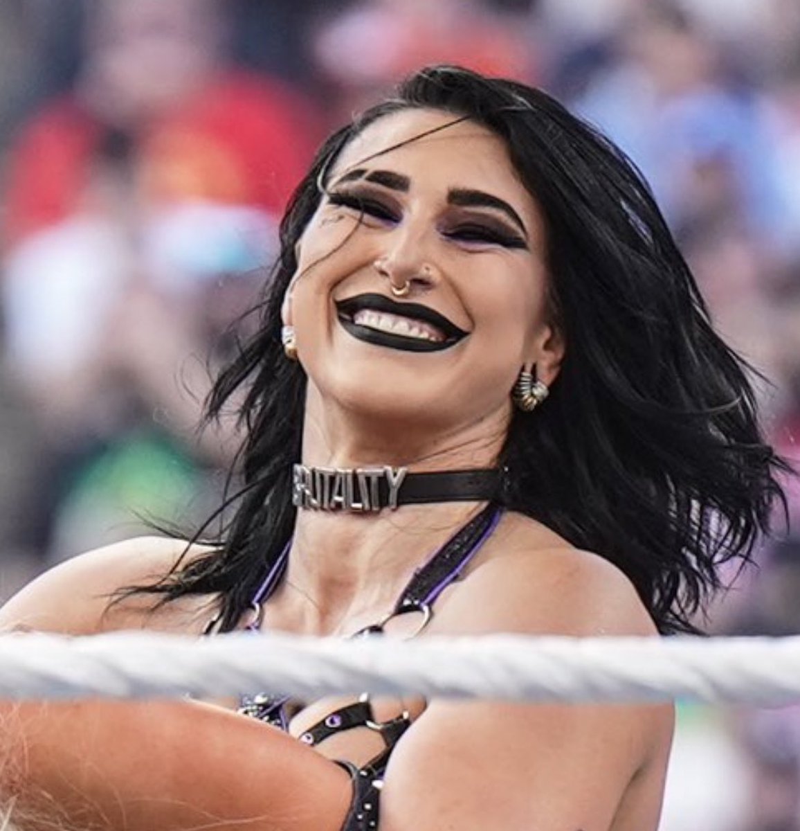 rhea being absolutely unhinged; a thread 🧵