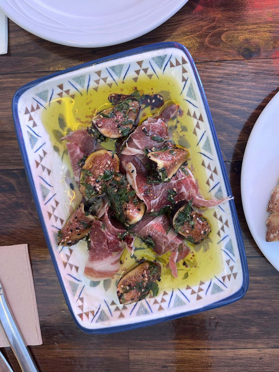 SanchezBurgos's tweet photo. Que mano tiene @manu_utorres para hacer de lo sencillo una delicia…  En su @campillobar8 🔝 https://t.co/273vIoubHv