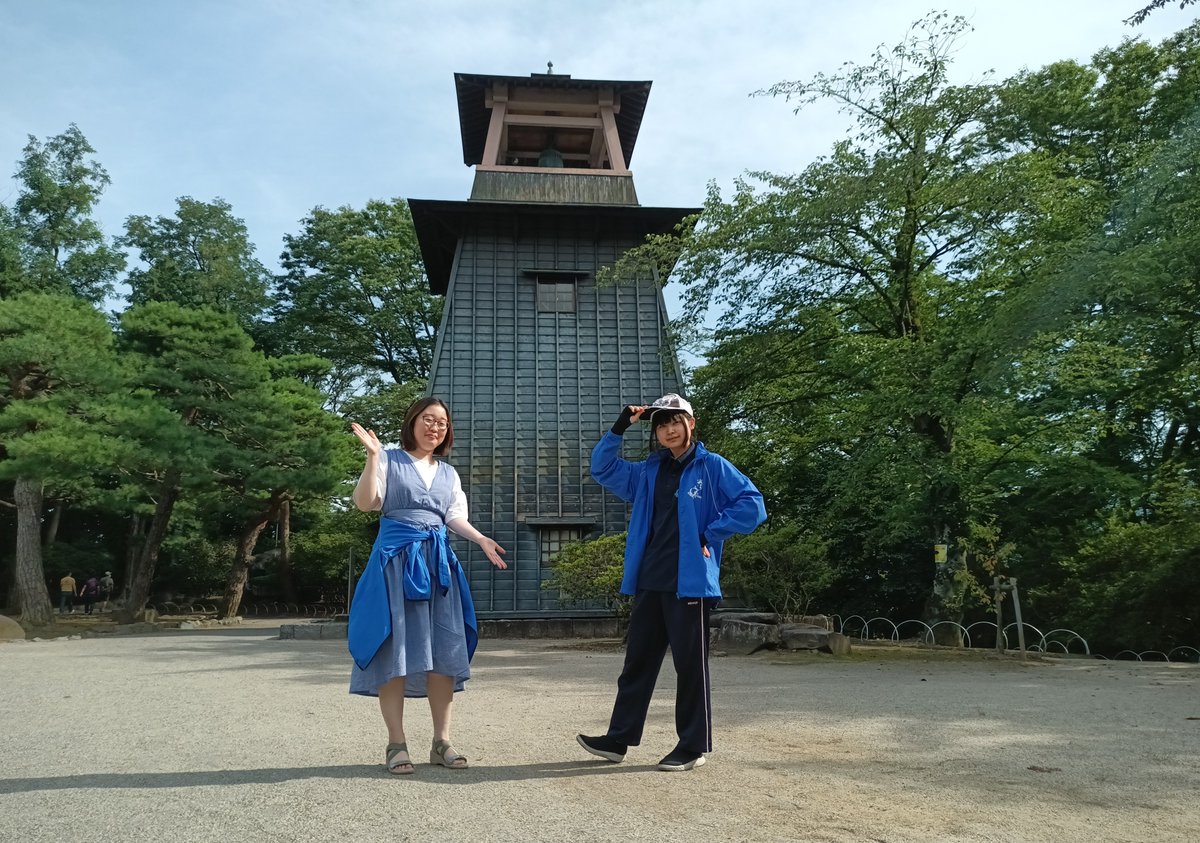 HERO2_2021's tweet photo. アニメ「菜なれ花なれ」聖地巡礼！

キービジュと同じポーズで写真撮って来たよ！
街全体が聖地として盛り上がってます(≧▽≦)

#菜なれ花なれ
#なれなれ
#聖地巡礼
#沼田
#沼田市観光協会
#総 
#あお 
#HERO2
#Eternalcode https://t.co/salCg2rerM