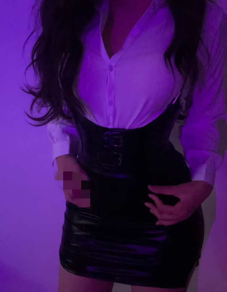 stphchl1's tweet photo. 沈阳投稿
小母狗奶子不小，穿衣服凸显自己的一对骚奶子，渴望被玩弄玩弄，被羞辱，一个月6k即可包养这个骚货
诚信介绍！！约不到母狗的话可以申请退款
感谢转发
@wsdsbs @hutuiaitewo @woshuaibao @meiridabishai
#辽宁 #沈阳 https://t.co/G5xN8hIwGM