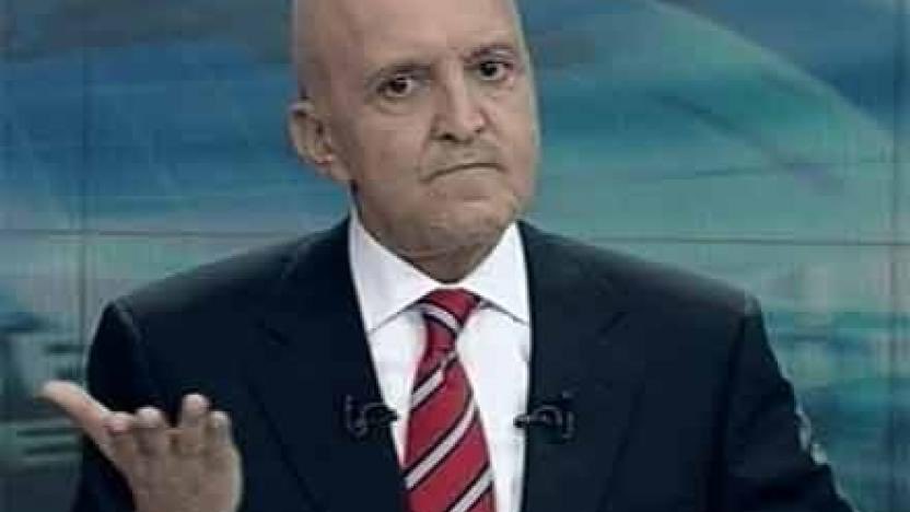 9- Mehmet Ali Birand, büyük bir azimle koltuğa oturan bebek videosu üzerine: "P*ç kurusu nasıl da oturdu değil mi?"