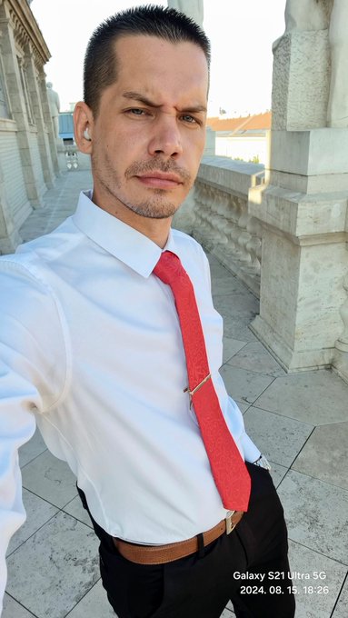 🥰Hello, would you like?  write me letter and lets follow me, for a  listening opera 🥰 (lacking a woman(lass)