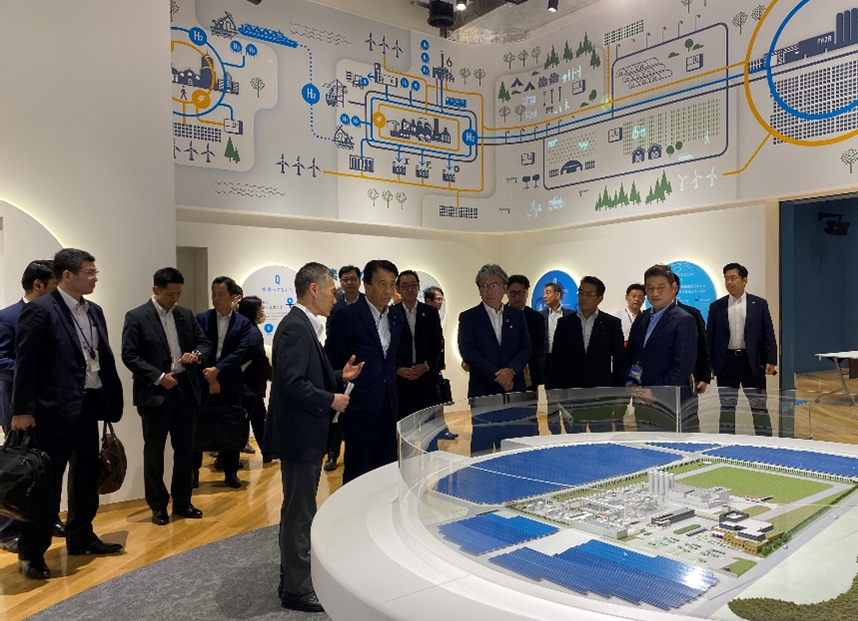 nedo_info's tweet photo. 【トピックス📸】
8月8日、齋藤経済産業大臣が、世界有数規模の水素製造装置(10MW)を備えた「福島水素エネルギー研究フィールド(#FH2R)」を視察されました。
詳細はこちら👇
https://t.co/mE5KM2XDAm
#NEDO #水素 #福島県浪江町 https://t.co/6H70UwkG0R