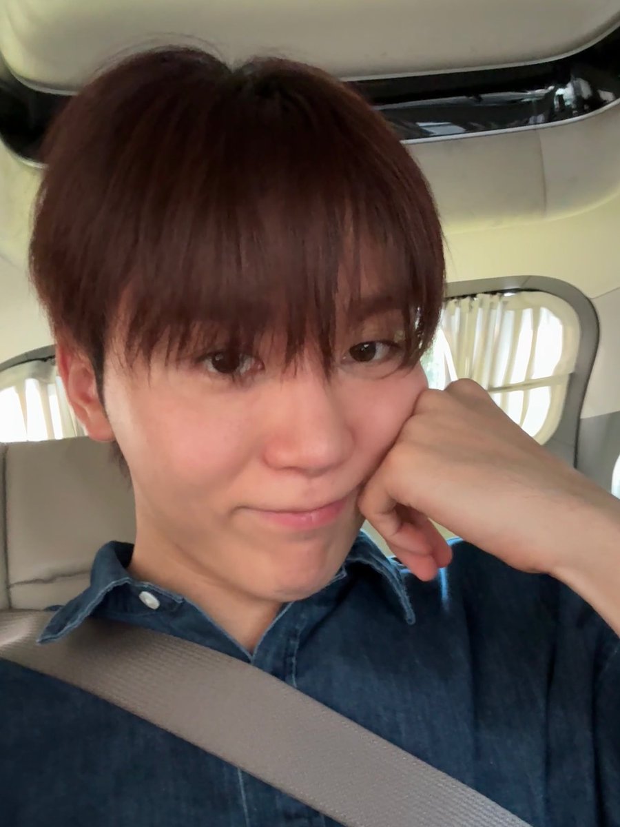 svt_verse's tweet photo. [#승관 🌟 240816] 4:24 PM KST

#SEUNGKWAN: I got surprised while taking selfies
I’m sorry I got tanned/sunburnt, CARATs😇
I should diligently apply more
Forest sunscreen, sun cushion, sun stick☀️🍊
Fighting for today too💛 

(1/2)

@pledis_17 #SEVENTEEN #세븐틴 https://t.co/QE0ztFF9SS