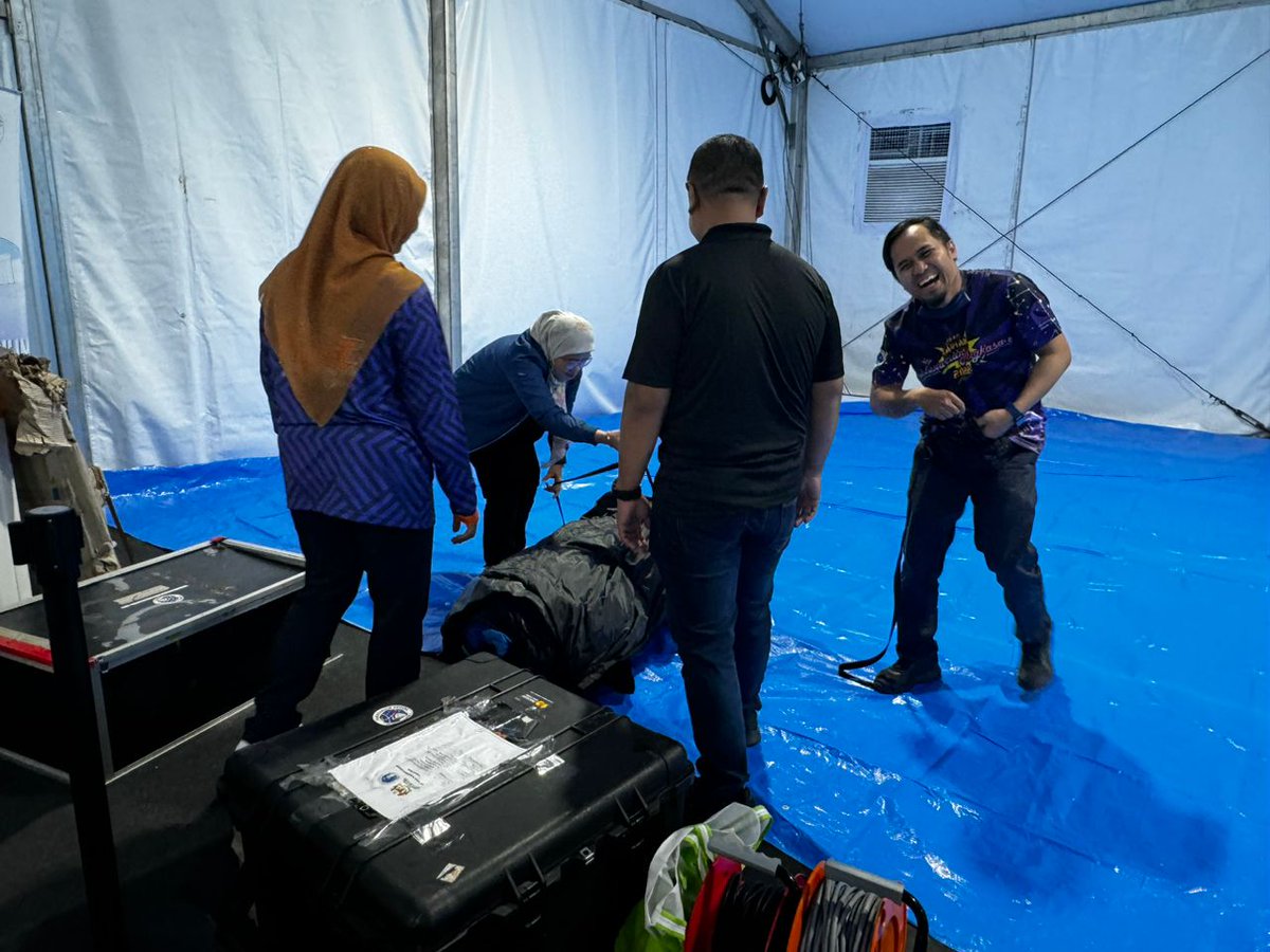 PlanetariumKL's tweet photo. Persediaan program 14/08/2024, Rabu
#ProgramMadaniRakyat 2024, Zon Selatan.

🗓️ 15-17 Ogos 2024, Khamis hingga Sabtu
⏰ 9.00 pagi hingga 6.00 petang

#mosti #stie #STIpemacuekonomi #MerakyatkanSains #MenginsankanTeknologi #MengarusperdanakanInovasi #MOSTIluarbiasa #MalaysiaMADANI https://t.co/whGyGo8ZVD