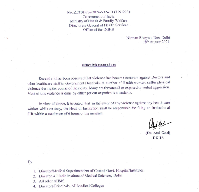 ArgusNews_in's tweet photo. In the event of any violence against any healthcare worker while on duty, the Head of Institution shall be responsible for filing an Institutional FIR within a maximum of 6 hours of the incident: Ministry of Health and Family Welfare
(ANI)
#AttackOnDoctors #DoctorsSafety https://t.co/tAr7BVw6Qa
