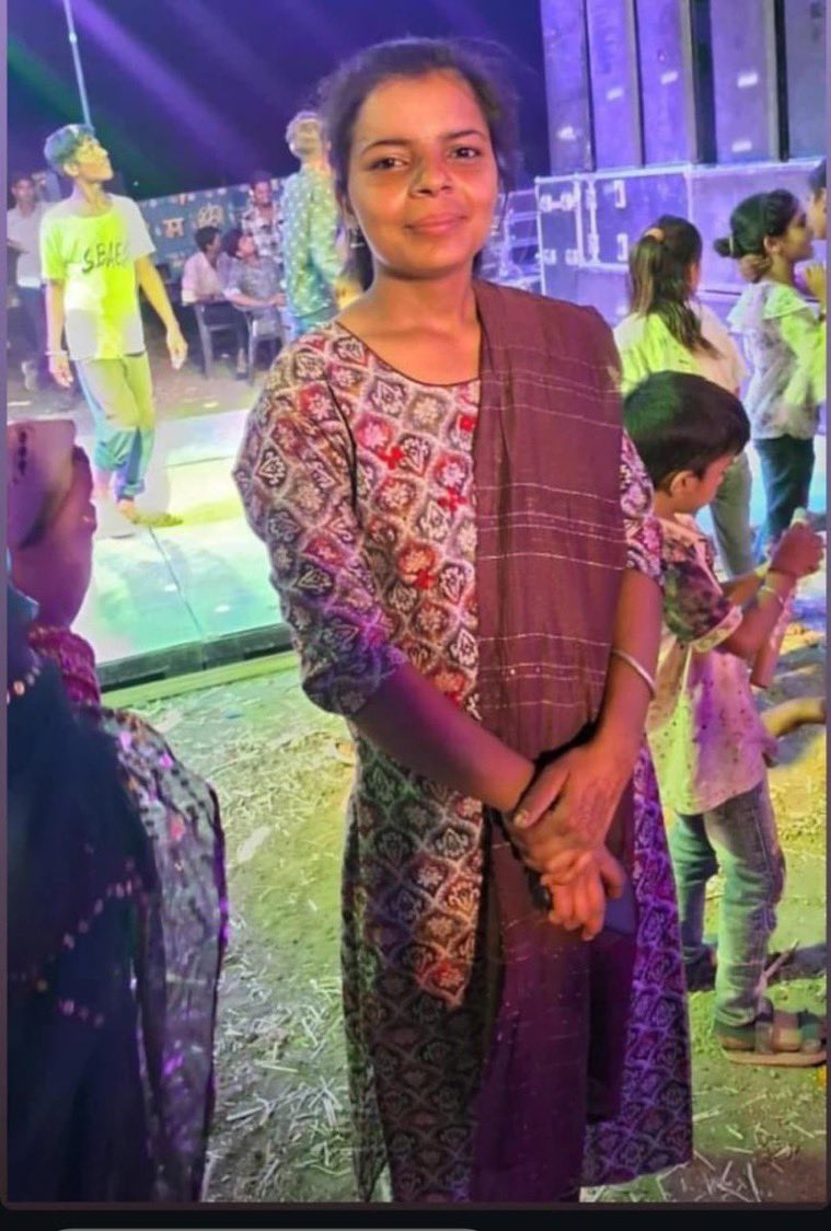Khemsinghyadav9's tweet photo. अभी हमारी बहन मौमिता जी को न्याय मिला ही नहीं और आज राजस्थान के केकड़ी जिले के मेवदा खुर्द गांव में दरिंदो ने बहन पूजा को मौत के घाट उतार दिया।
सवाल —सरकार और समाज ऐसे दरिंदो को रोक क्यों नहीं पा रही हैं ? Retweet करे सरकार तक पहुंचे
#justice_for_pooja
#justiceformoumitadebnath https://t.co/JZhcXXAr2s