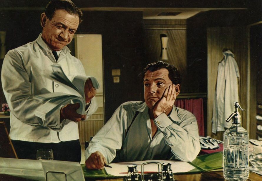 TalkingPicsTV's tweet photo. The clock's ticking! #KennethMore #BetsyDrake #SidJames NEXT TO NO TIME (1958) 10:40am comedy #TPTVsubtitles https://t.co/7VlEViqjFK