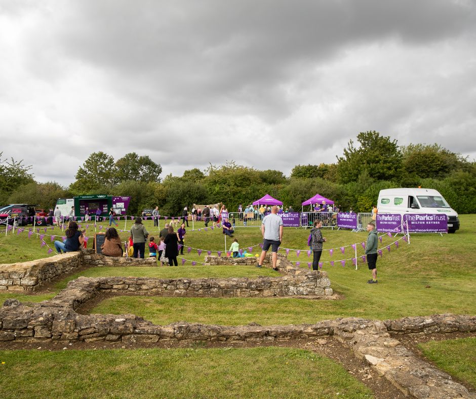 TheParksTrust's tweet photo. Head to Bancroft Roman Villa this Saturday for #RomanDay!

This free event will give you the chance to learn about local history through fun activities. 

You’ll be able to go on a guided tour, meet Romans, build a fort &amp; launch a catapult.

Find out more: https://t.co/eaJBTcsglW https://t.co/50XQ9FBlD5