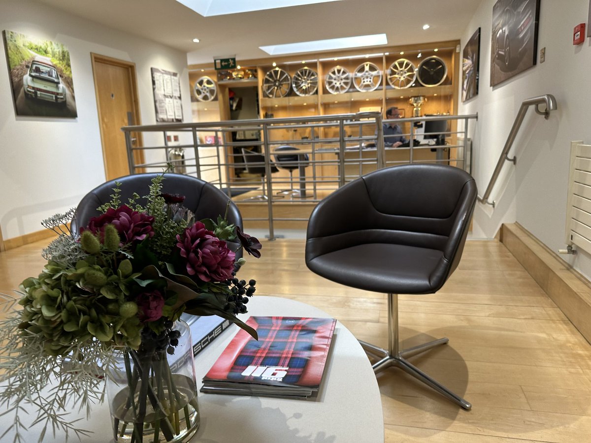 ParagonPorsche's tweet photo. Paragon Today! #friday 🔵

Date: Friday 16th August 2024
Weather: Sunny Spells
Temp: 16°C

#Paragon #Porsche #showroom #service #workshop https://t.co/98AoLyLXJA