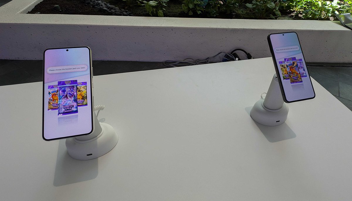 PokemonTCGP's tweet photo. Be the first to experience the thrill of opening digital packs in #PokemonTCGPocket live from the 3rd floor at #PokemonWorlds 2024!

This invitation is extended to all attendees at the event. Swing by and try out our limited demo. You never know what you might pull! https://t.co/Hz4qXOrMlF