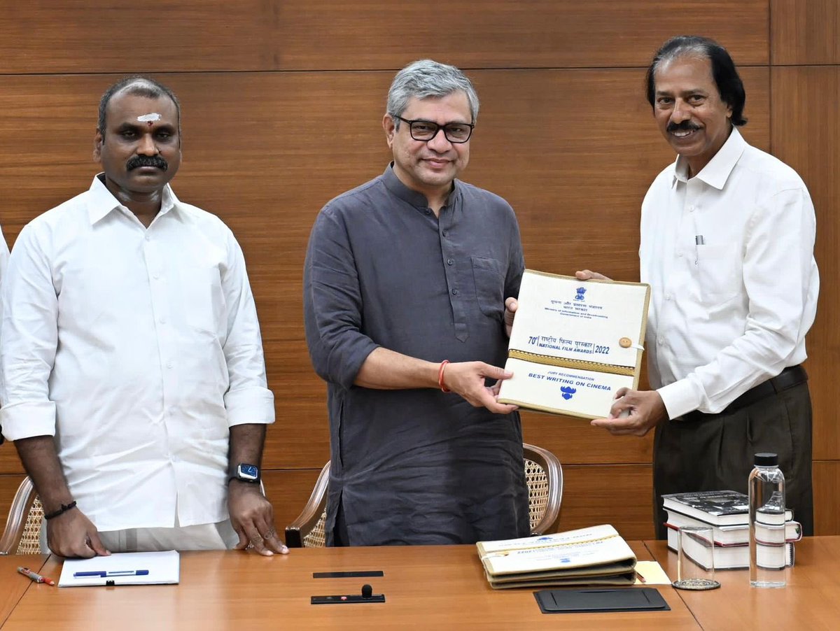 AshwiniVaishnaw's tweet photo. Esteemed jury members presented the list of award winners of the 70th #NationalFilmAwards for the year 2022. https://t.co/4pr0cJdJFp