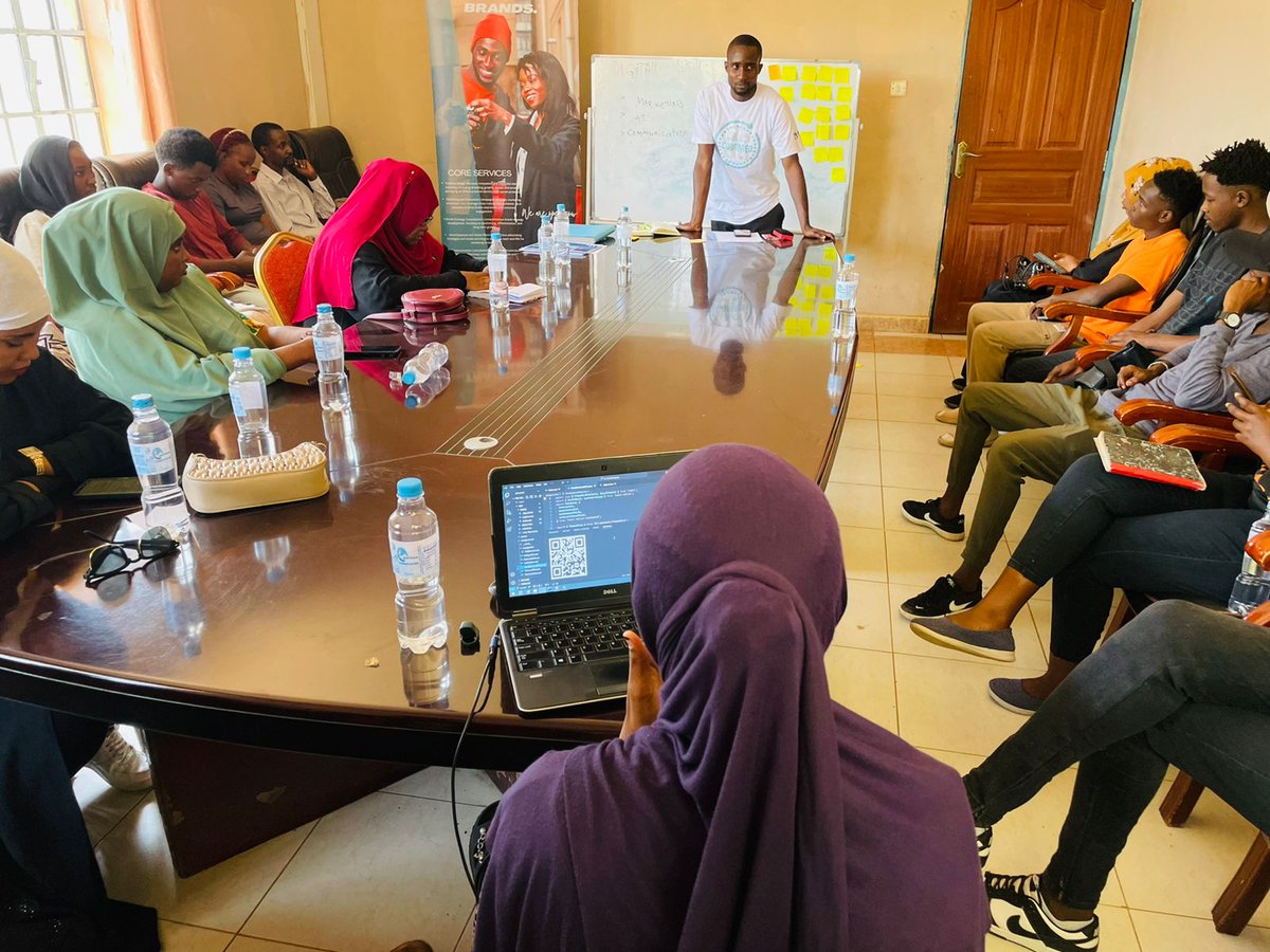 ymunira0's tweet photo. Happy to be part of a 5 days  intensive Training on digital Training and social media approach with @Nova_Inc_ as our Trainer 

@WFP_Kenya 
@_SimplyCultured 
@women_keny46693 
#IsioloTech4Change https://t.co/EVsgabZv4P