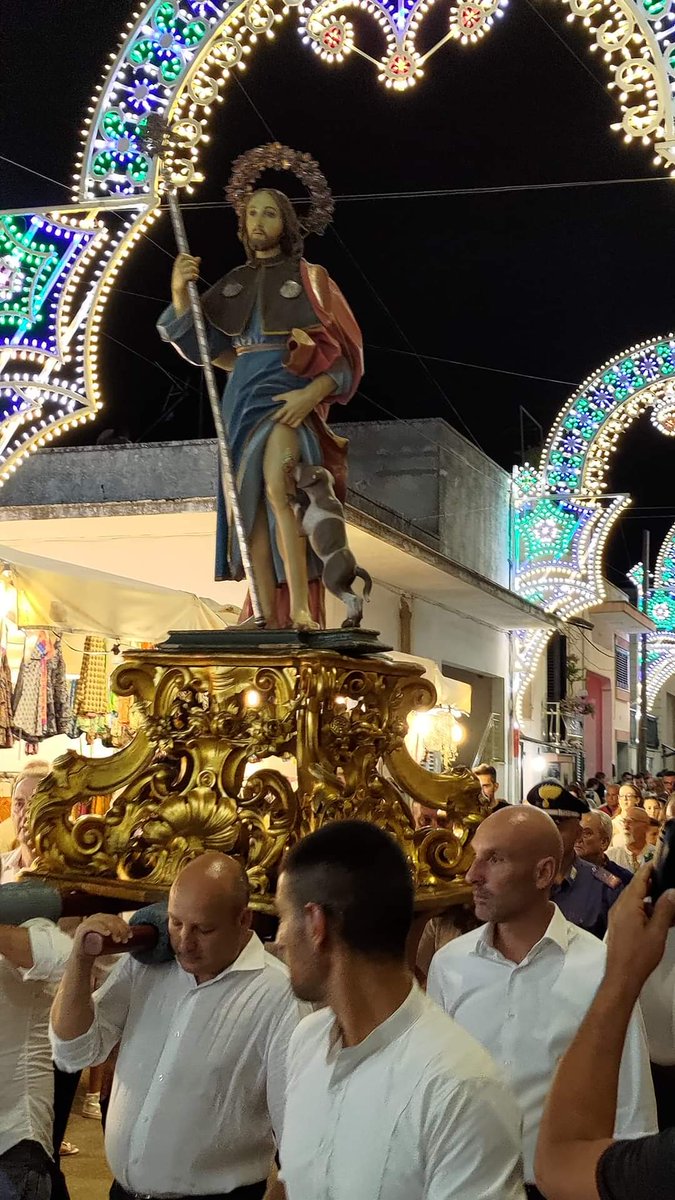 GiuppyFS's tweet photo. #TorrePaduli Lecce #SanRocco Buona giornata 😘 https://t.co/4vhjE2JxNE