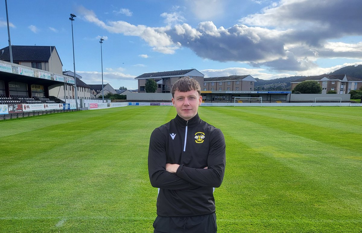 HARRY NICOLSON 

Clachnacuddin is delighted to announce that Captain Harry Nicolson has agreed to a new long-term contract with the club. 

The defender will remain at Grant Street Park until 2027. 

Congratulations, Harry. 🙌

clachfc.co.uk/news_article.p…