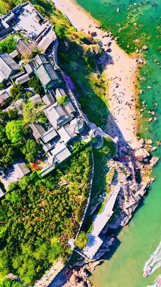 DiscoverYantai's tweet photo. Dive into the splendor of #Yantai's national treasures — #Haiyang, #Penglai and #Fushan Golden Beach tourist resorts🏖️. Immerse yourself in the coastal fairyland where the purest azure sea meets the sky! 🌅 #HappyTourAcrossYantai https://t.co/A3j45Mi0f6