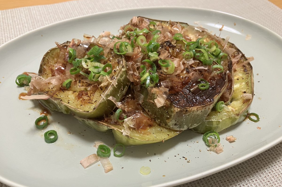 なすページ　6点 近所のスーパーで見つけた、一風変わった緑色の茄子。 「さつまとろ