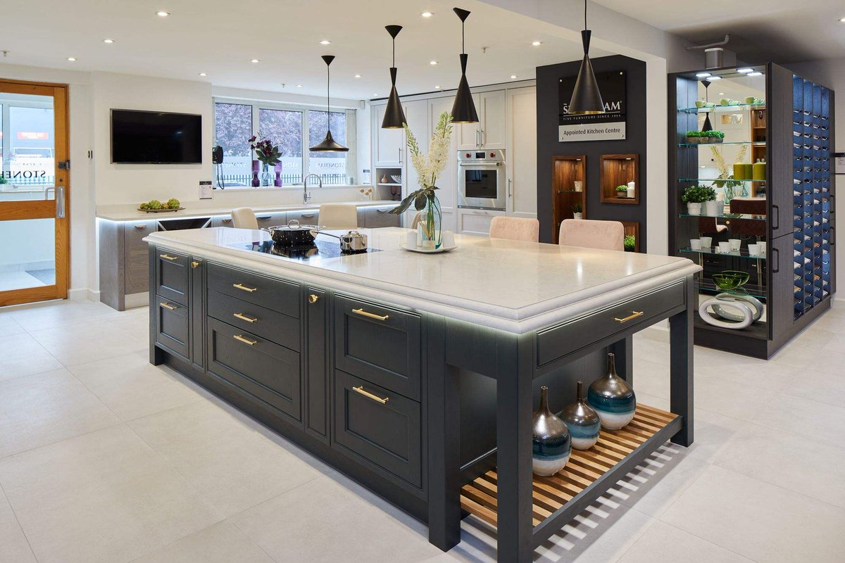 stonehamkitchen's tweet image. If you are planning on starting your #kitchenproject then book a visit to our showroom. Our team will be able to show you different kitchen styles, colours, features, plus much more so they can design the perfect #kitchen for you. 

Book your visit - ow.ly/tSLi50SSH4J