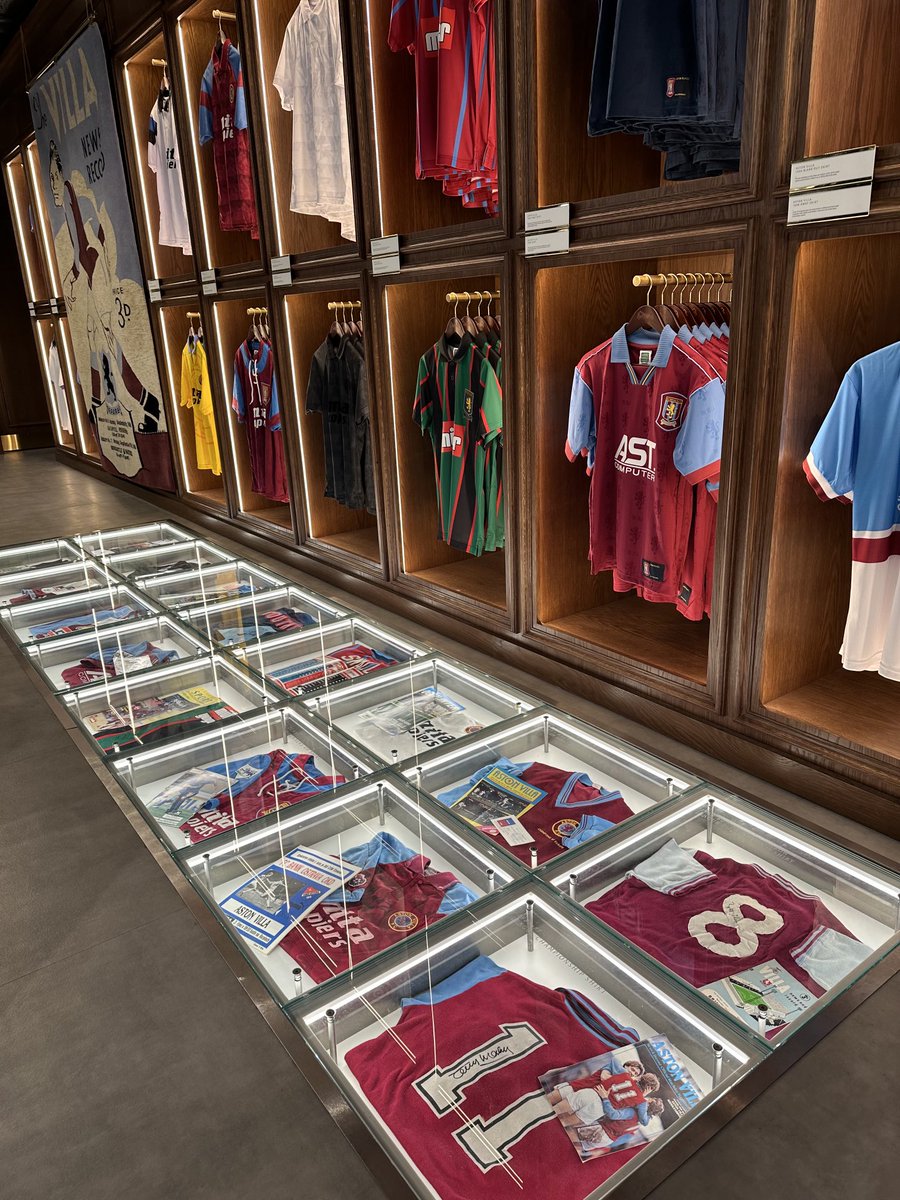 chrisheck76's tweet photo. Up The Villa! https://t.co/EAHMbl62oU