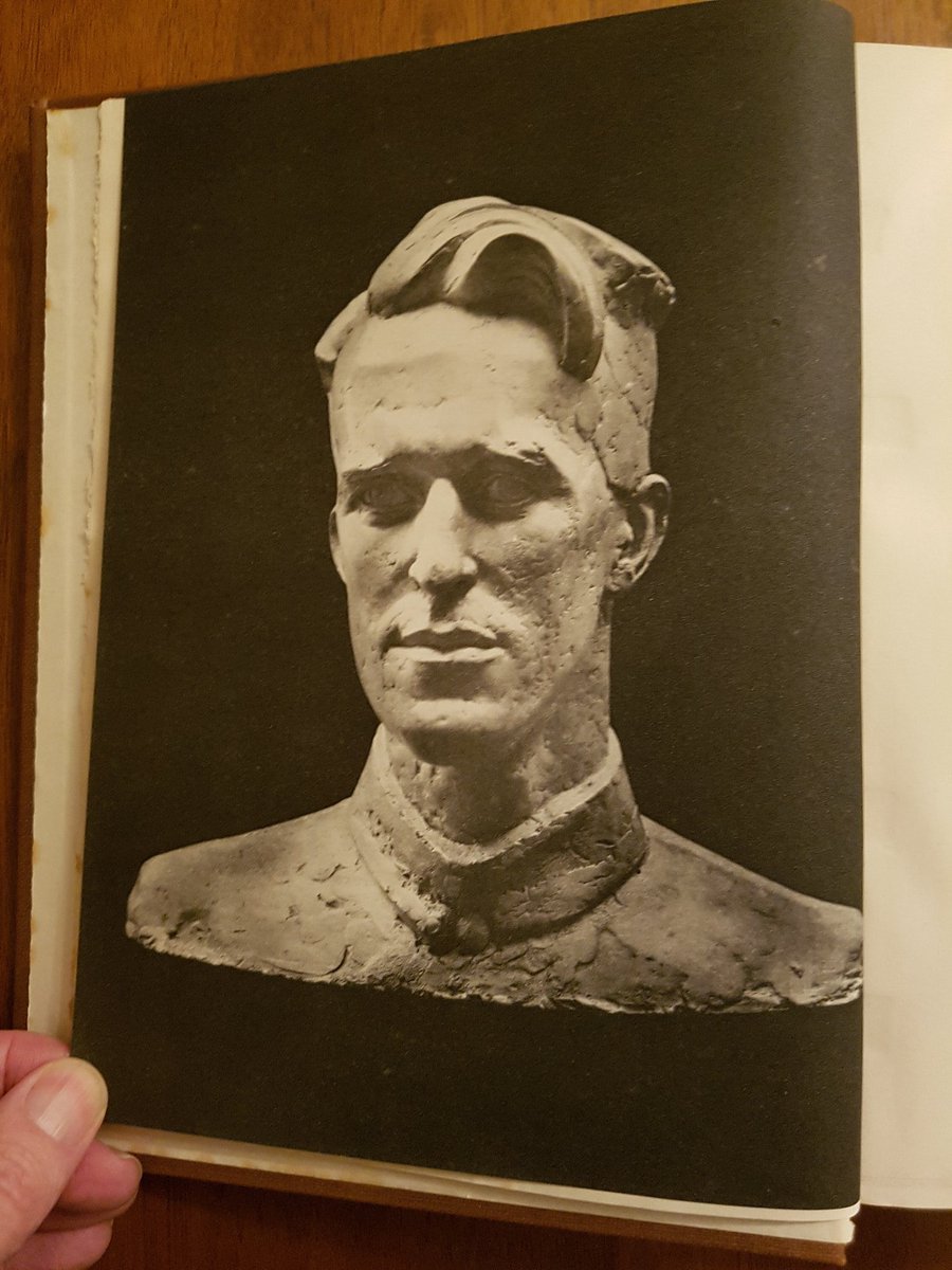 IanCallaway352's tweet photo. To mark the date of his birth in 1888 - my first edition #SevenPillarsOfWisdom. A thing of beauty. A piece of literary history. #TELawrence #LawrenceOfArabia. https://t.co/iER9iBc10c